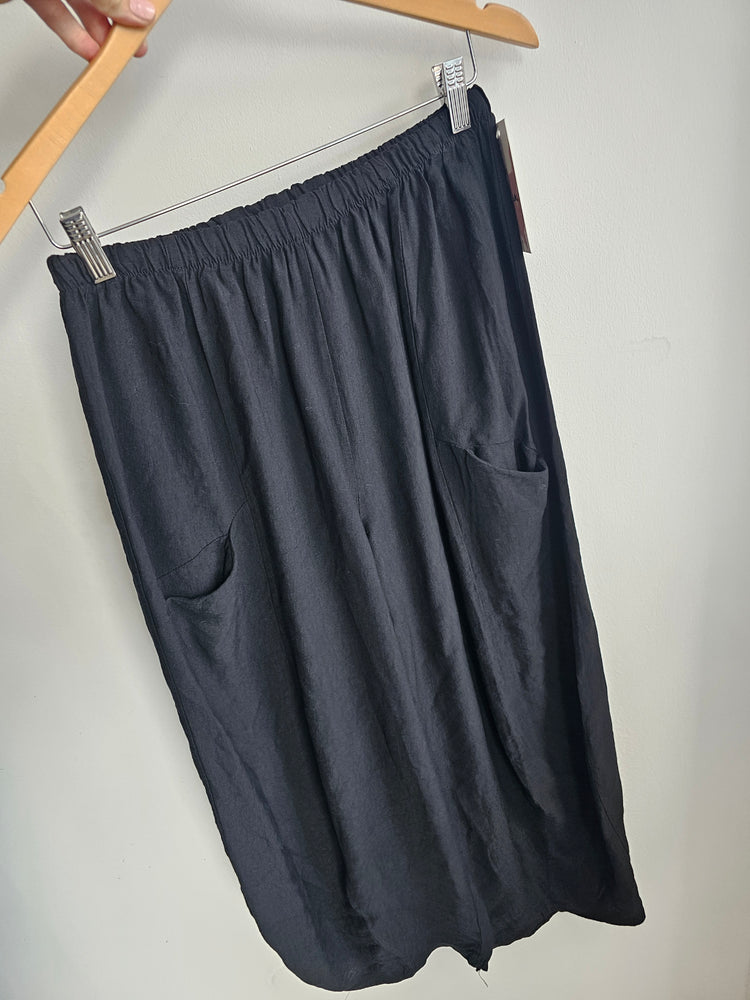 ALEXA WIDE-LEG RELAXED TROUSERS WITH POCKETS