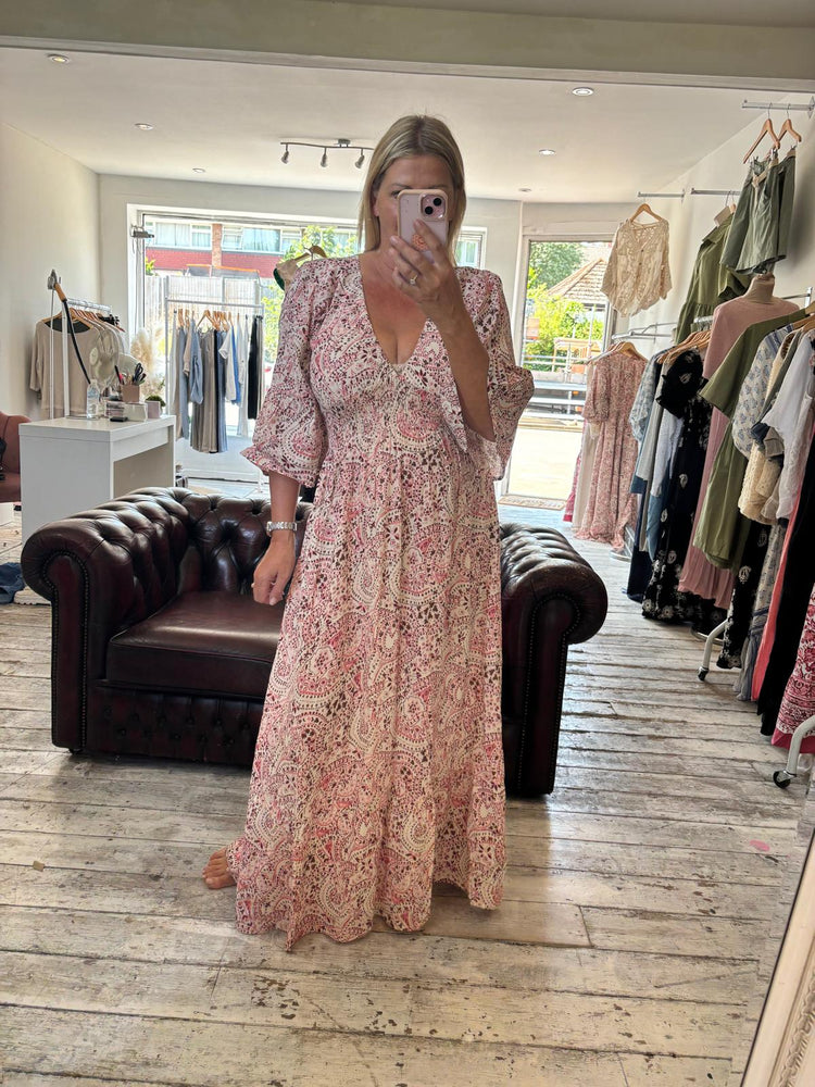 Pia Floral Midi Dress in pink