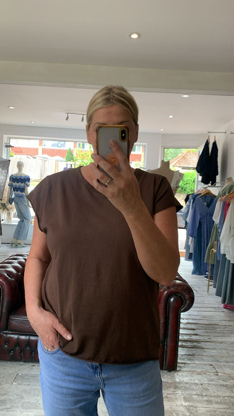 Faith Cap Sleeve Top in Chocolate