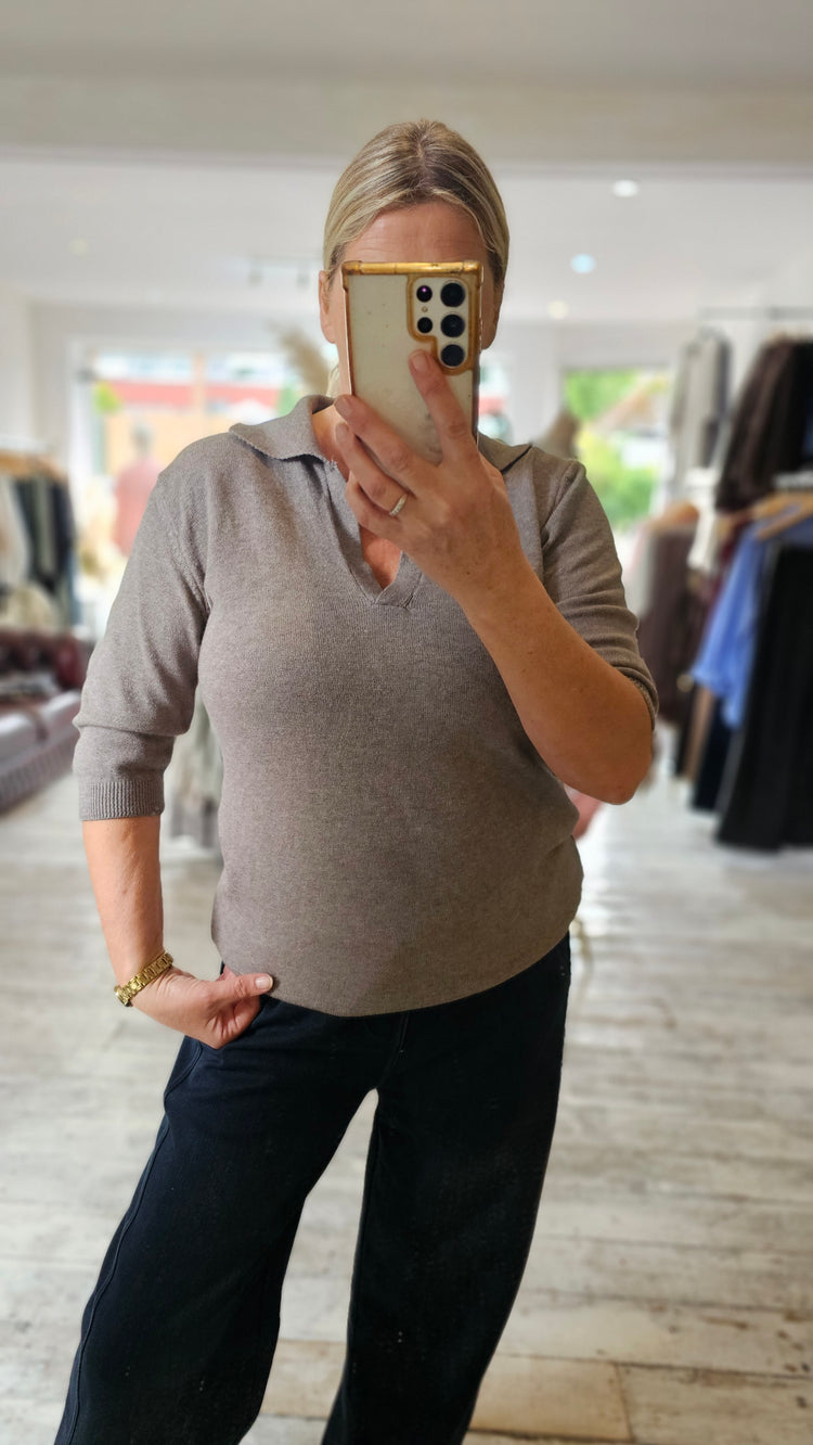 Hailey Collared V-neck light knit jumper mocha
