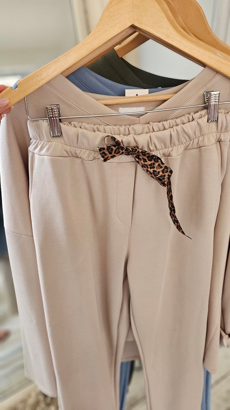 Billie leopard tie v neck two piece in beige