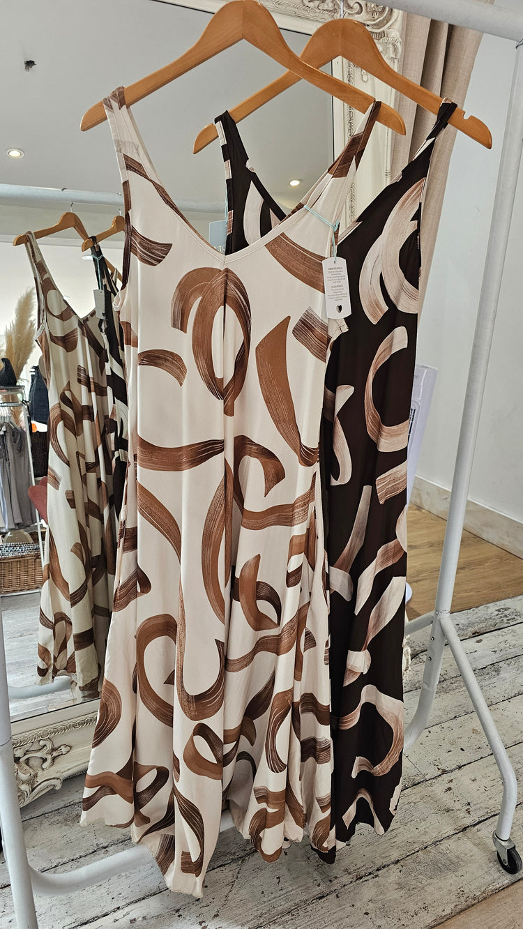 Mia Patterned maxi dress in beige