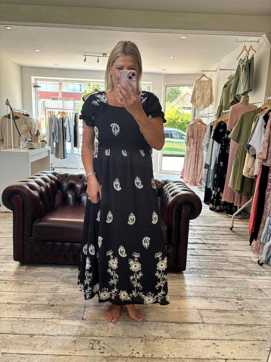 Madison FLORAL PAISLEY EMBROIDERY MIDI DRESS