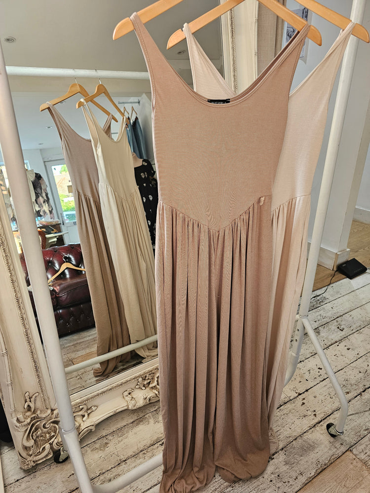 Cassie shaped waist harem jumpsuit in mocha