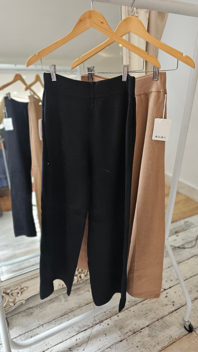 Sadie elasticated waist trousers in black