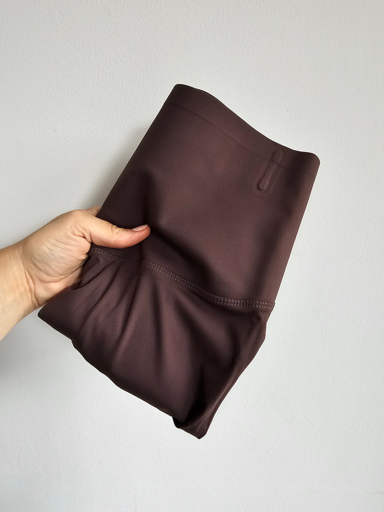 HIGH WAISTED SCULPTED ENERGY LEGGINGS IN CHOCOLATE