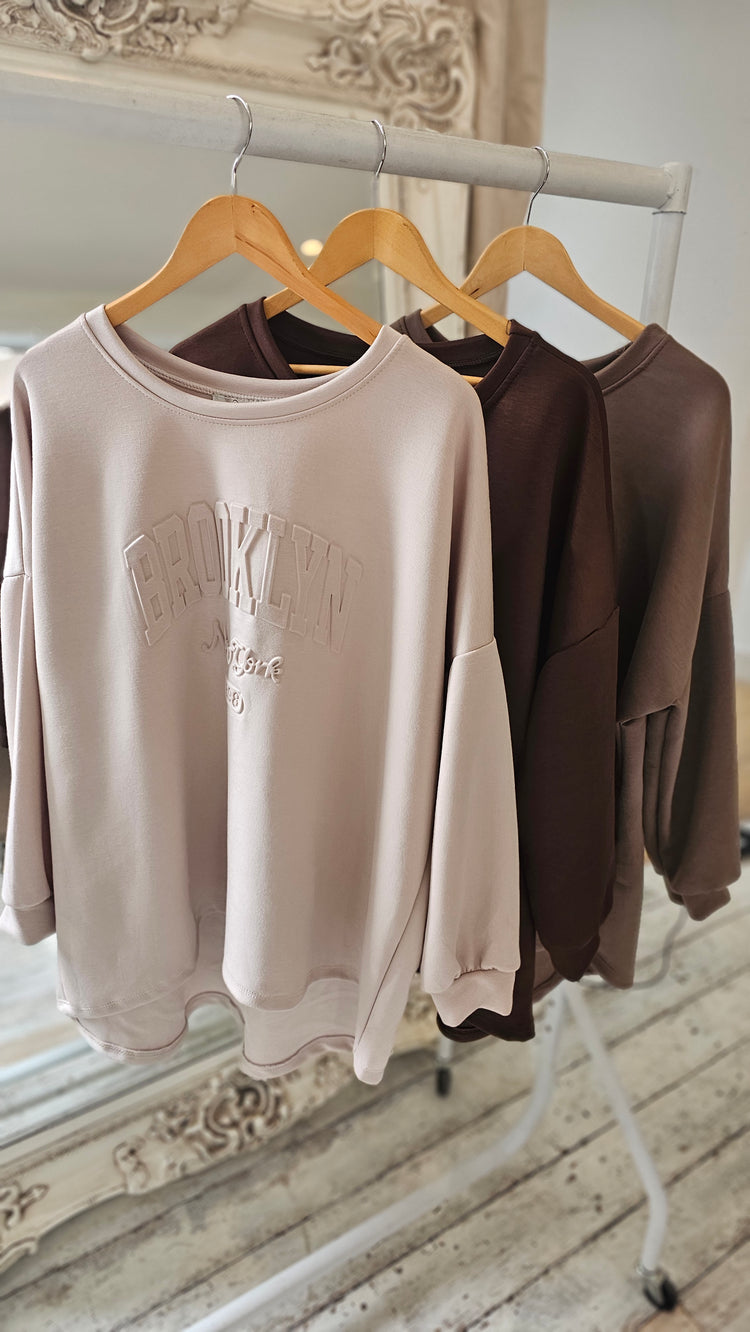 Brooklyn oversized sweatshirt in beige