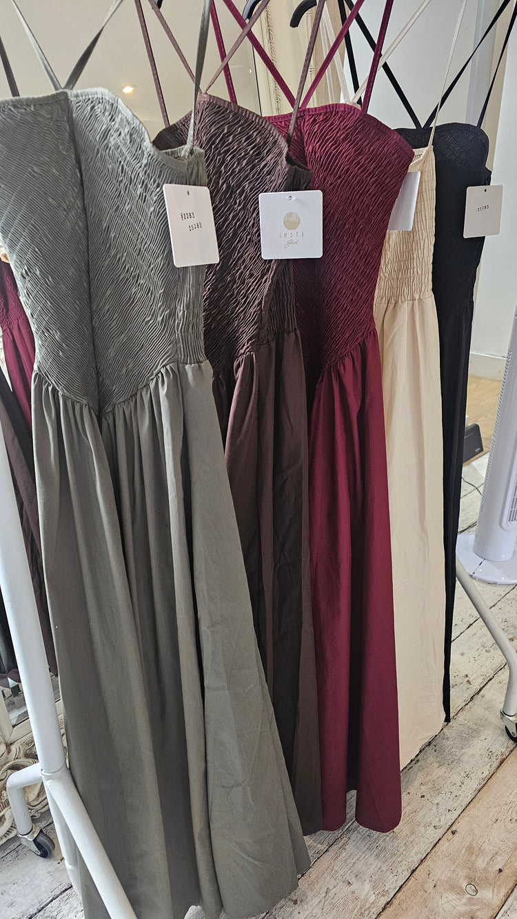 EVIE COTTON SHIRRED MIDAXI IN WINE