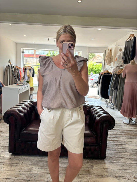 Indie Elasticated waist shorts in beige