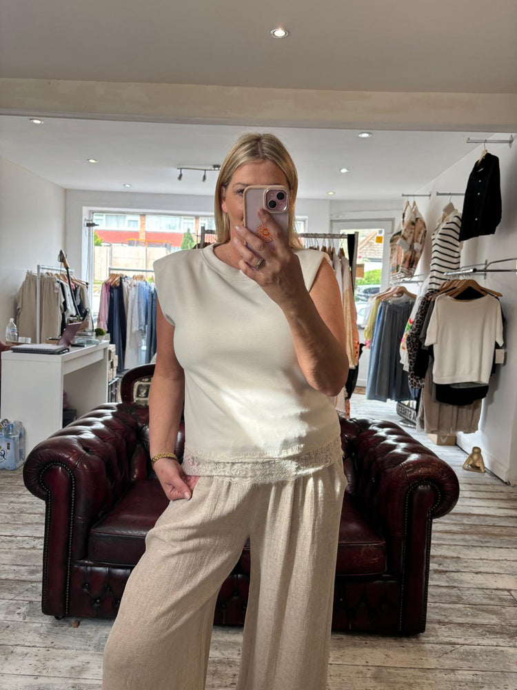 LACE TRIM PADDED SHOULDER TOP IN BEIGE