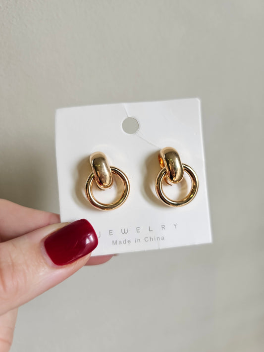 Mini Knocker Earring in gold