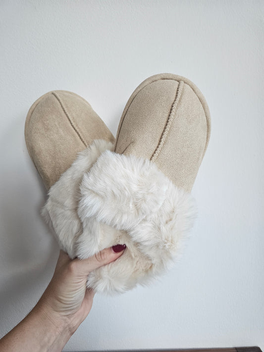 FAUX SUEDE COSY SLIPPERS IN BEIGE