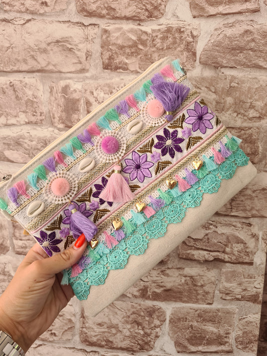 Embroidered clutch in Lilac
