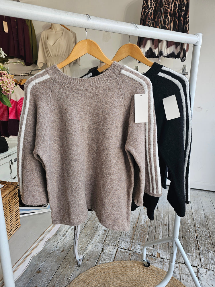 Stevie stripe detail knitted jumper in mocha