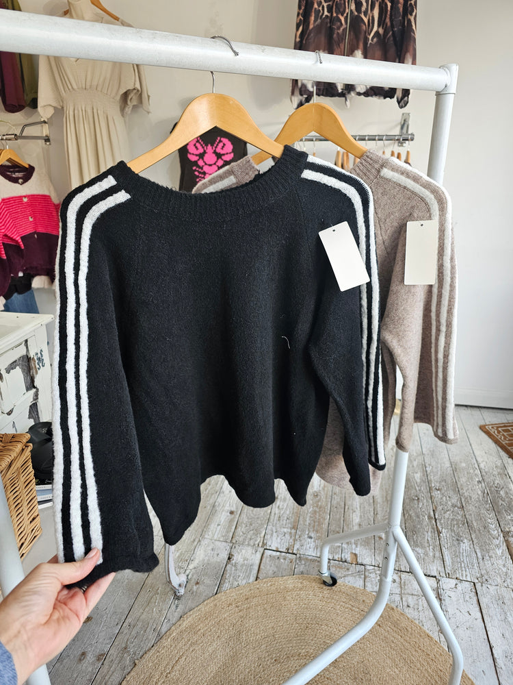 Stevie stripe detail knitted jumper in black