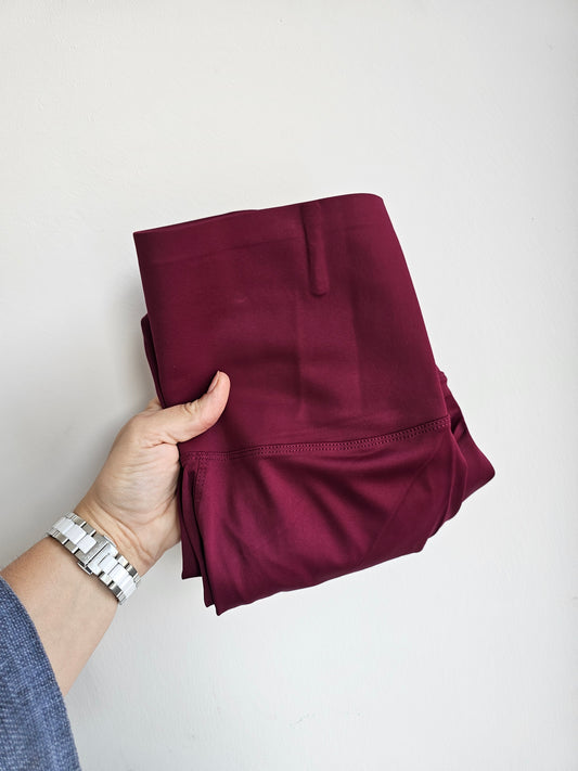 HIGH WAISTED SCULPTED ENERGY LEGGINGS IN BURGUNDY