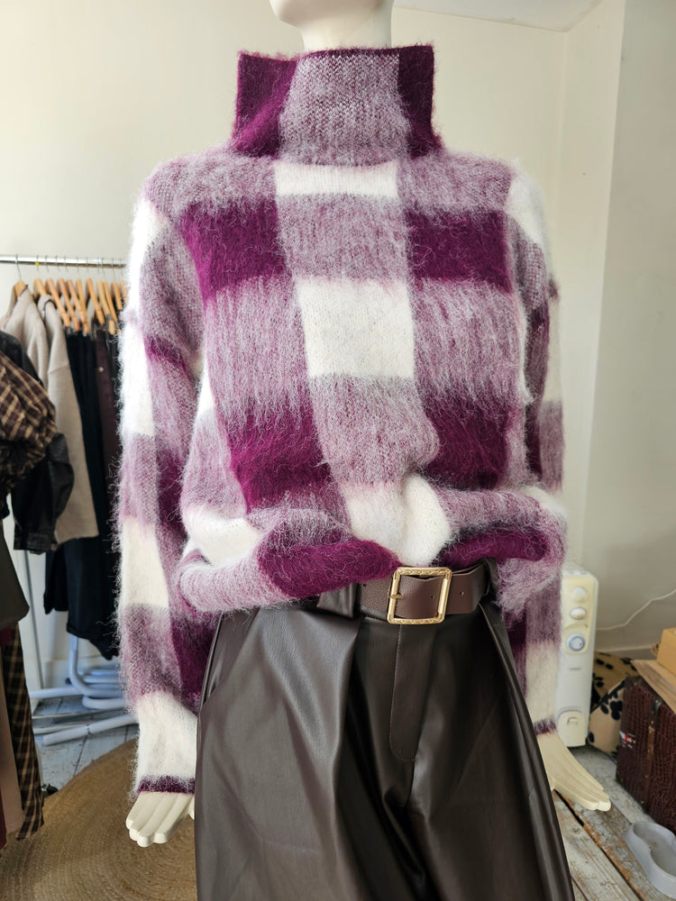 Checked super soft knit jumper in plum
