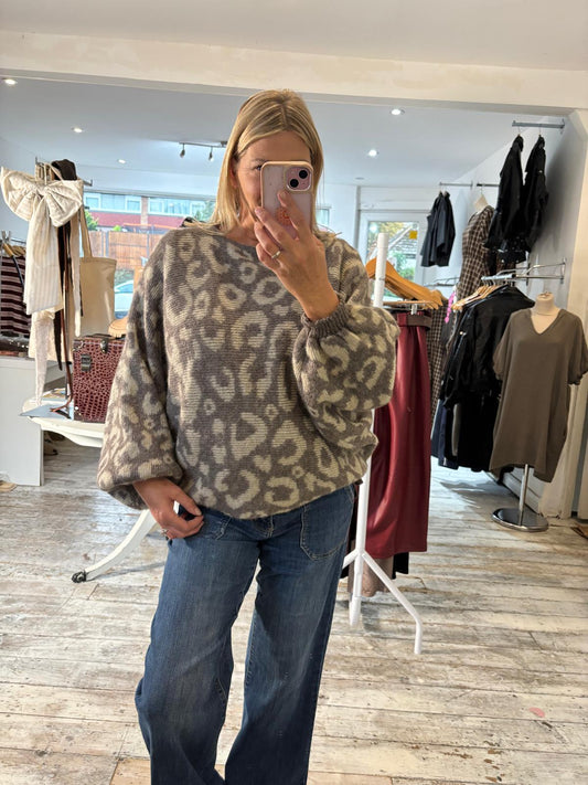 Shelley LEOPARD PRINT BALLOON SLEEVE KNIT JUMPER in taupe