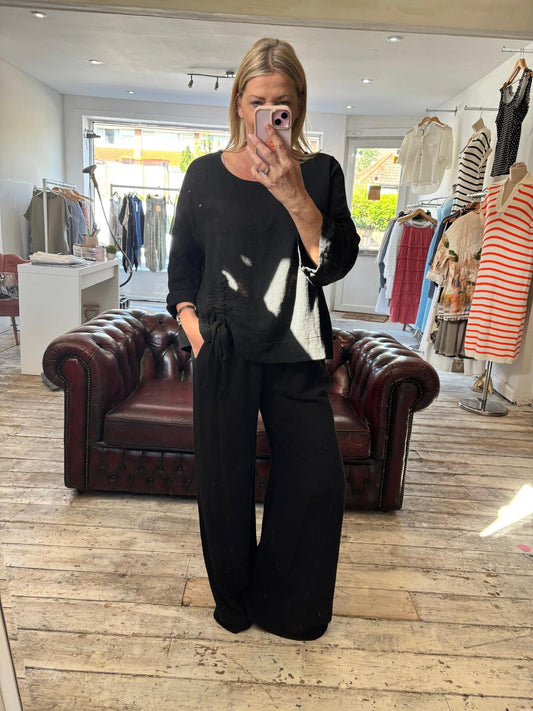 POPPY SIDE RUCHED LINEN BLEND BLOUSE IN BLACK