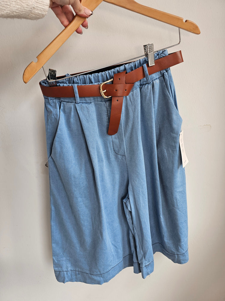 Light denim cotton Bermuda shorts