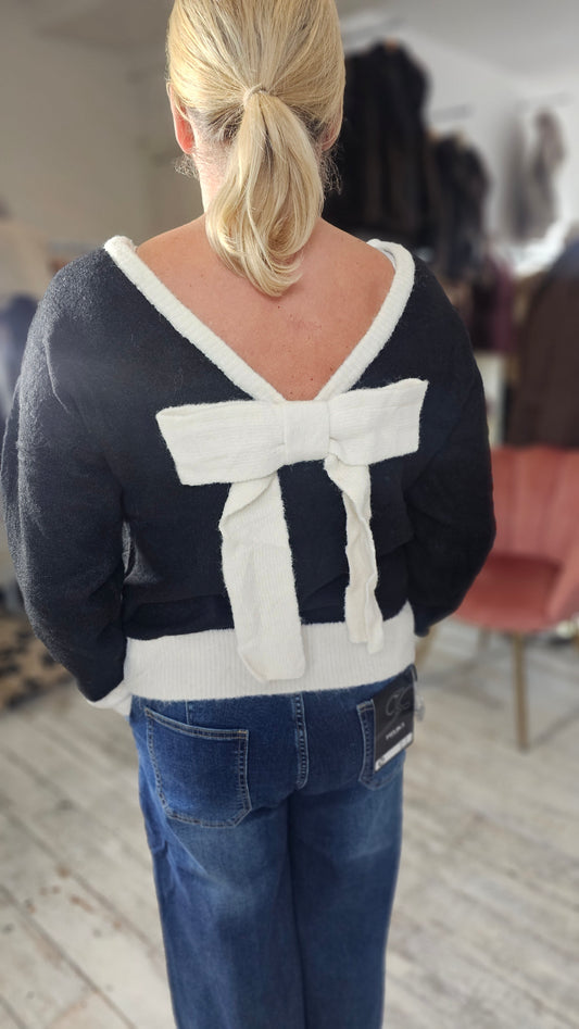 Maddie contrast trim bow back jumper in black