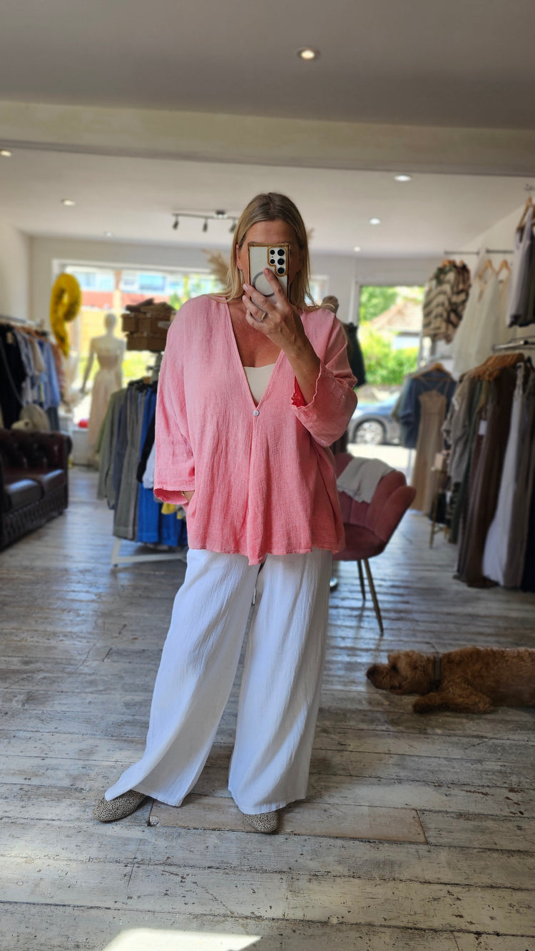 ISLA V NECK LINEN BLEND TOP IN CORAL