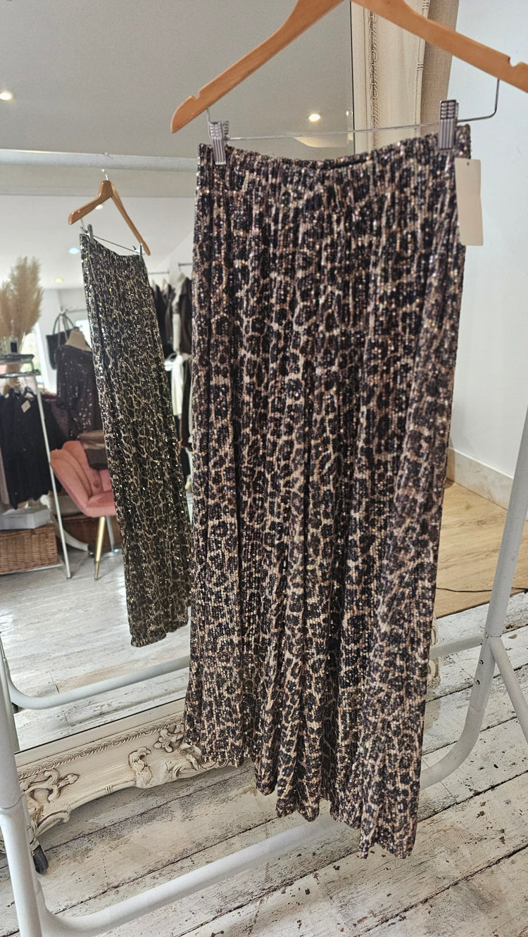 Gloria elasticated waist sequin trousers in leopard print