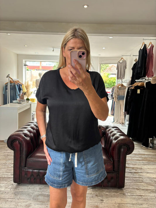 Sadie Satin Style V Neck Top in black