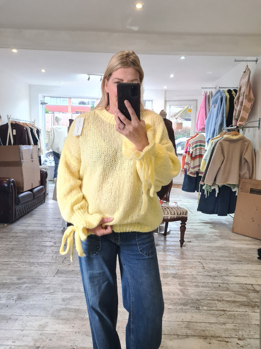 Posie Tie sleeve detail knit in lemon