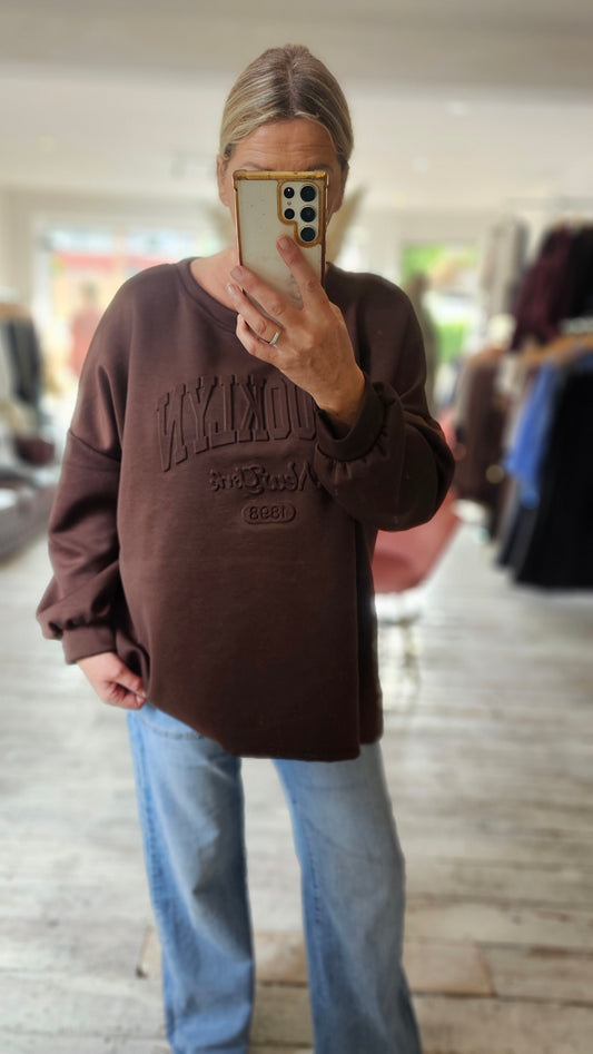 Brooklyn oversized sweatshirt in chocolate