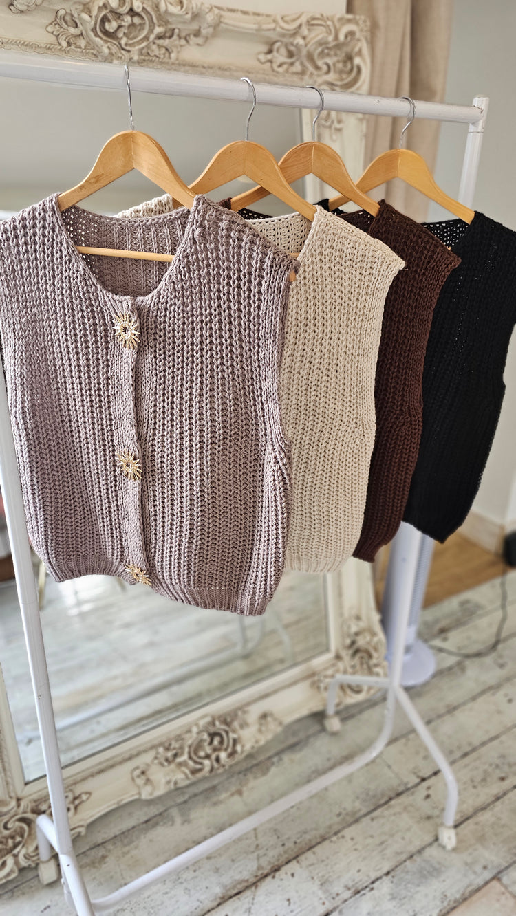 Sofia Brooch detailed knitted waistcoat in mocha