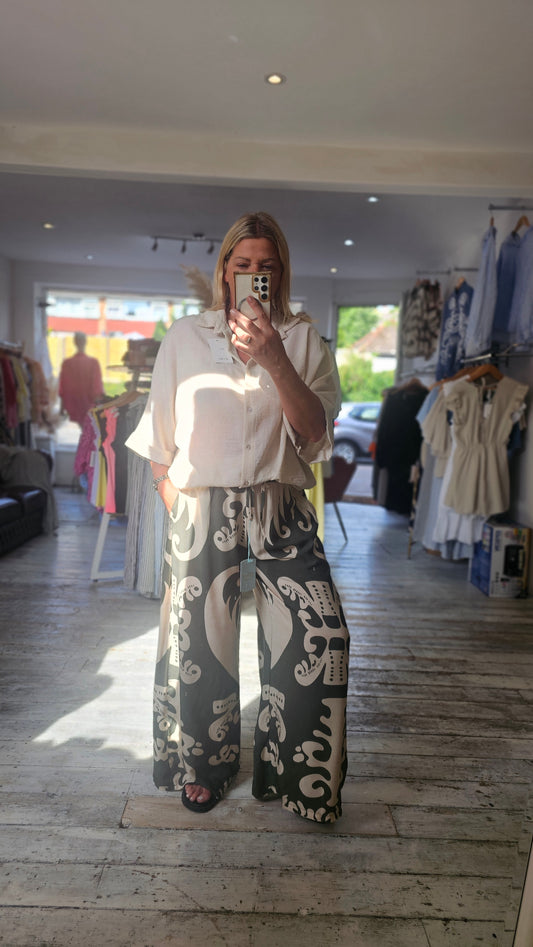 INDIE WIDE LEG PATTERNED TROUSERS IN KHAKI