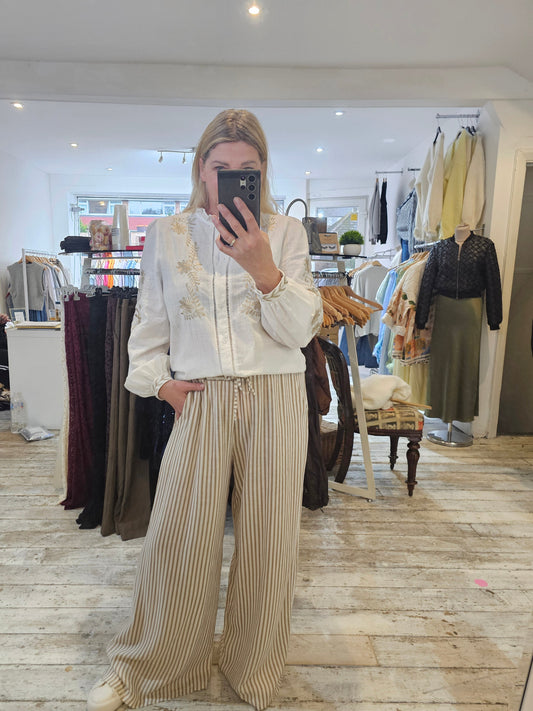 BRIDGET WIDE LEG STRIPE LINEN TROUSERS IN beige