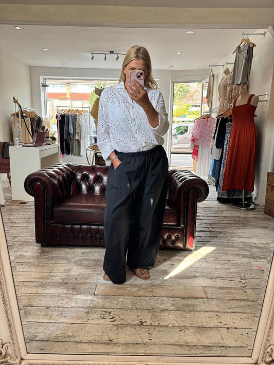 Eleanor Cotton Barrel Leg Trousers in black