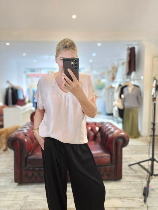 Jessi V Neck Satin Feel t-shirt in blush pink