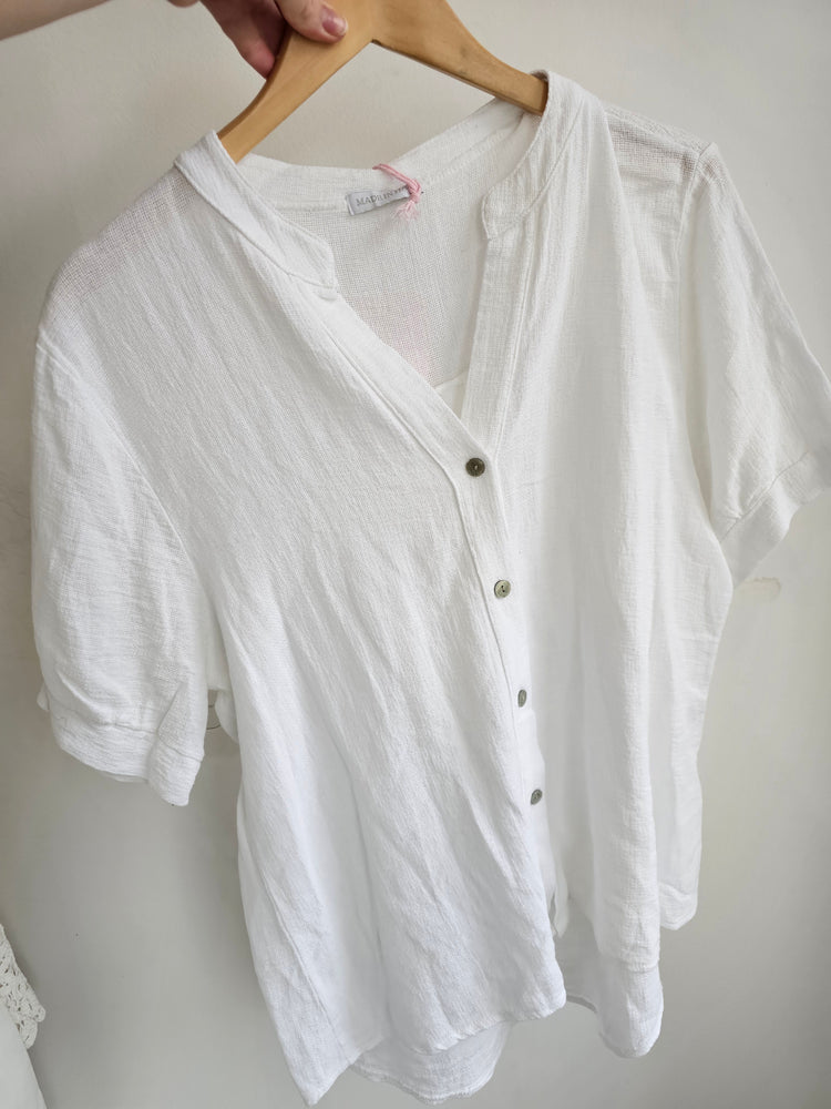 Thalia Linen Blend V Neck Top in white