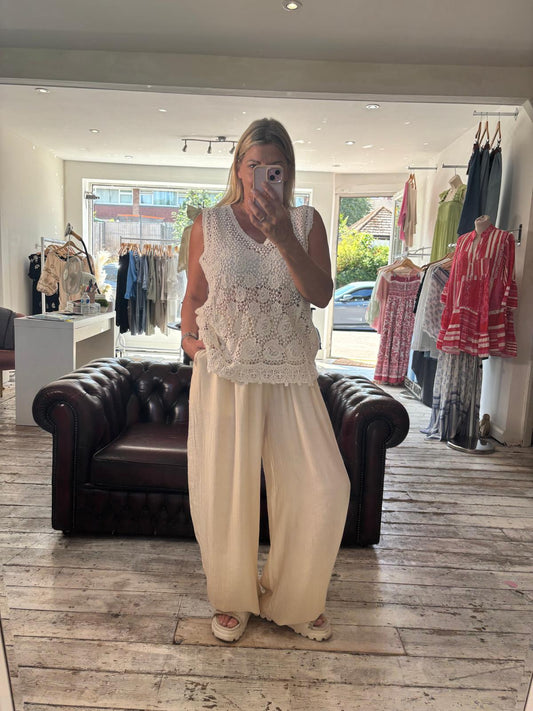 Nina Loose cuff trousers with pockets in stone