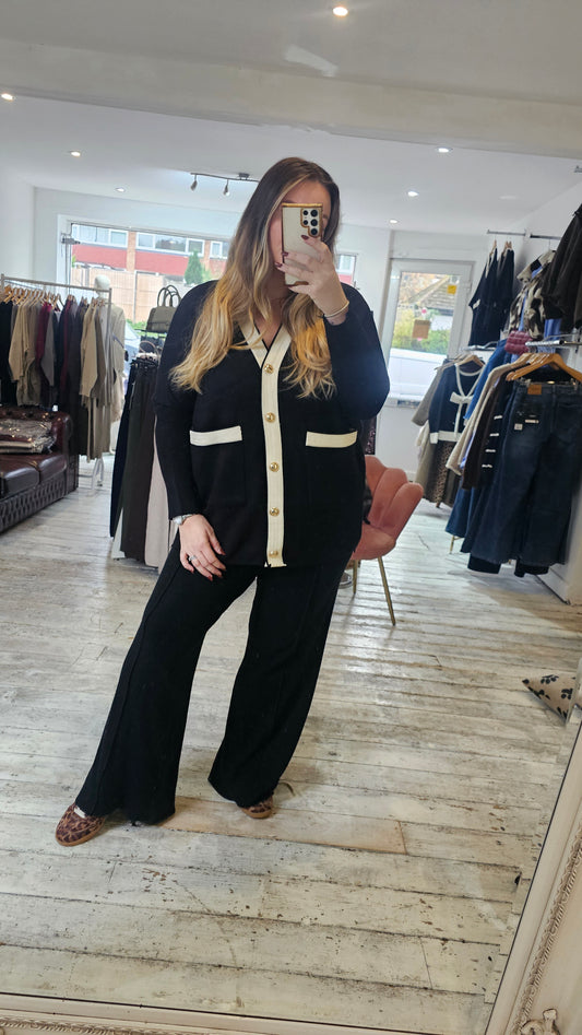 GABRIELLE CONTRAST GOLD BUTTON CARDIGAN IN BLACK