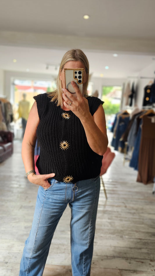 Sofia Brooch detailed knitted waistcoat in black