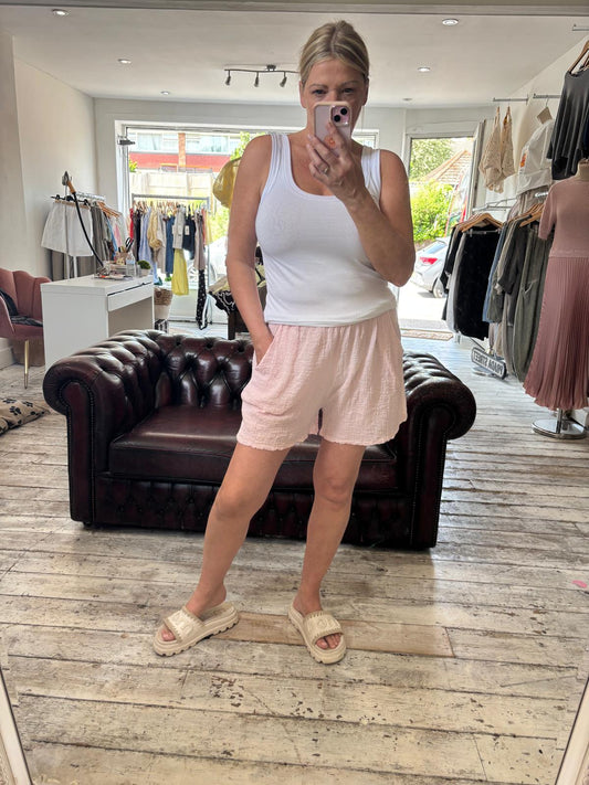 Daisy cheesecloth shorts in pink