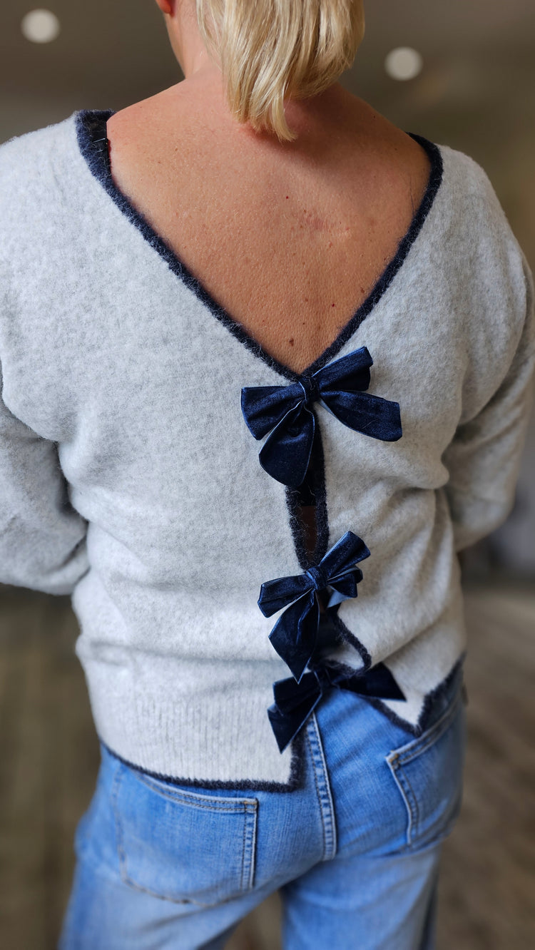 Yasmin bow back jumper in grey