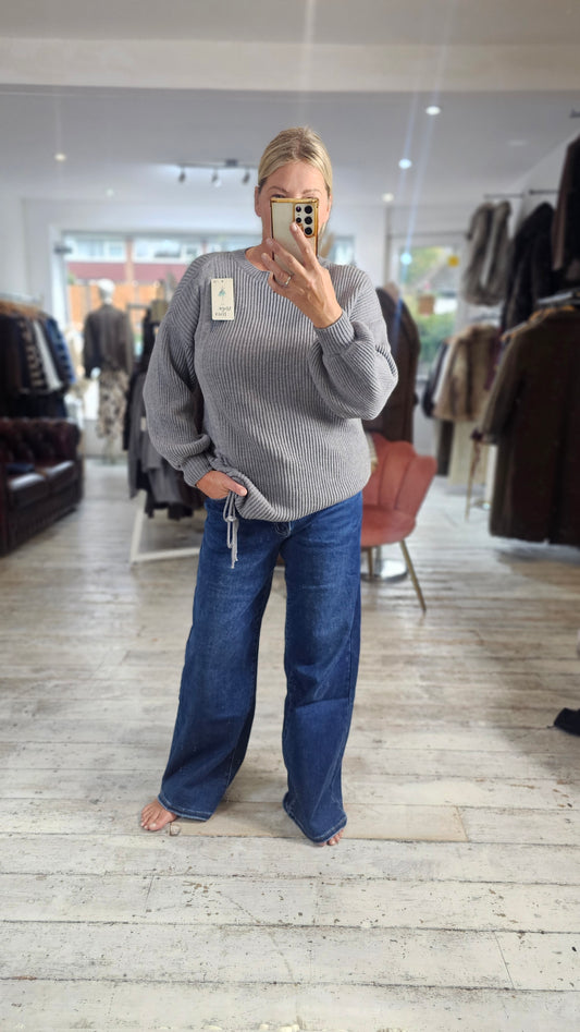 Wide leg denim jeans