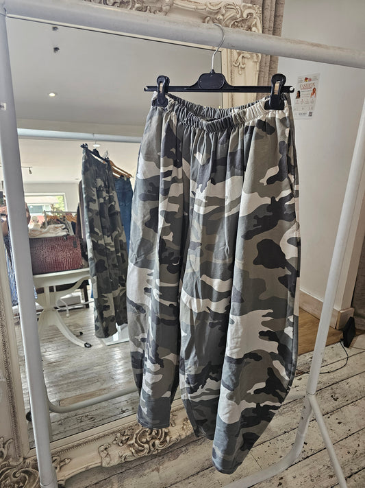 Camo Print Cocoon Pants