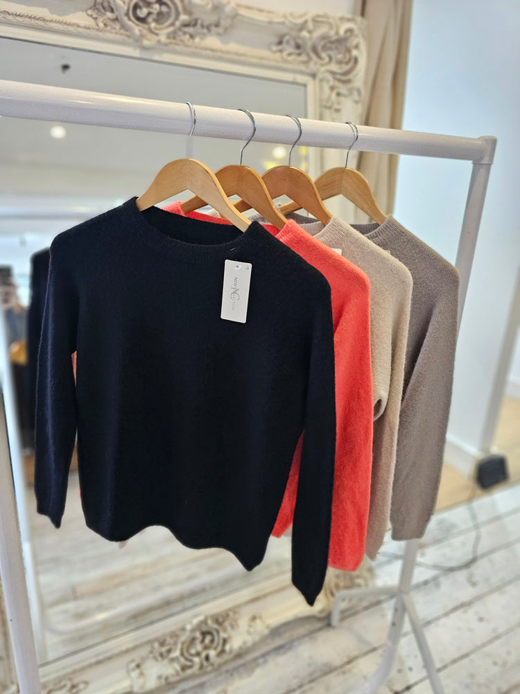 Erin supersoft crew neck knit in black