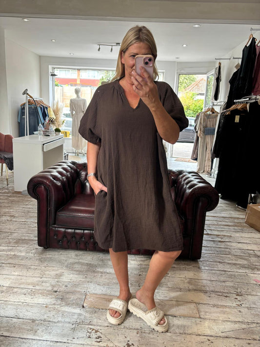 Becky cheesecloth puff sleeve dress in chocolate