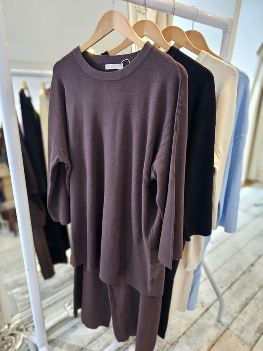 Tabitha round neck two piece set in chocolate