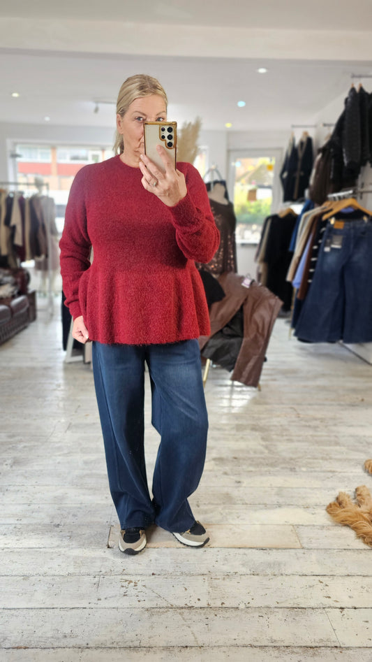 ESTER FRILL HEM KNIT JUMPER IN WINE