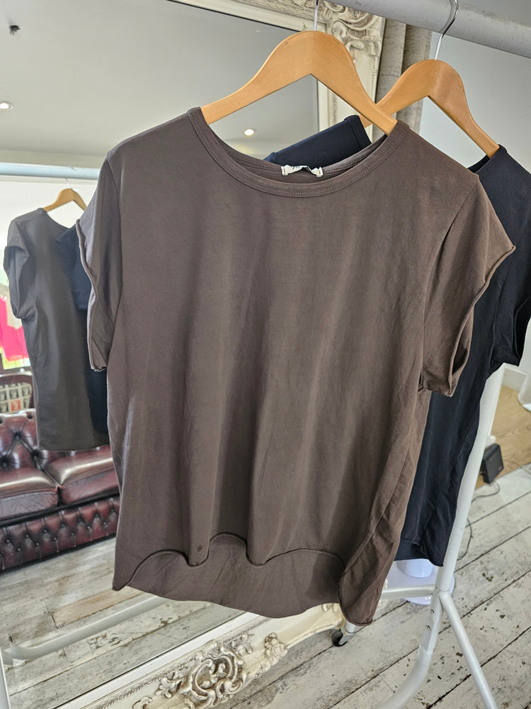 STELLA CAP SLEEVE ROLLED EDGE TOP IN Chocolate