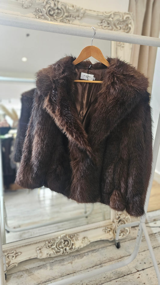 Jennifer vintage style chunky faux fur jacket in chocolate