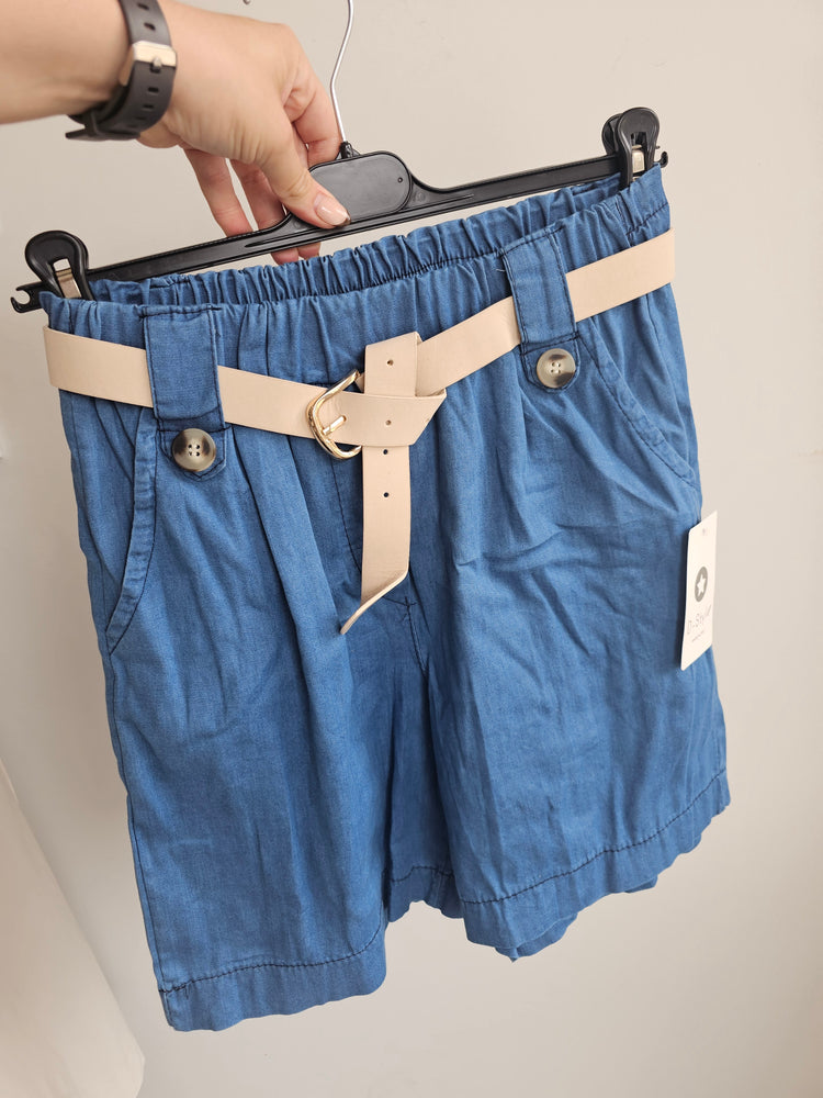 Indie Elasticated waist shorts in denim